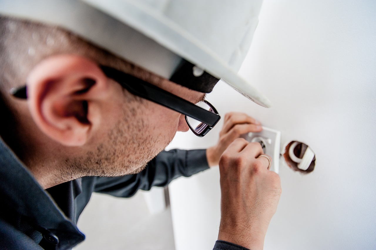 Safety and efficiency in every electrical installation in Villanueva de la Vera